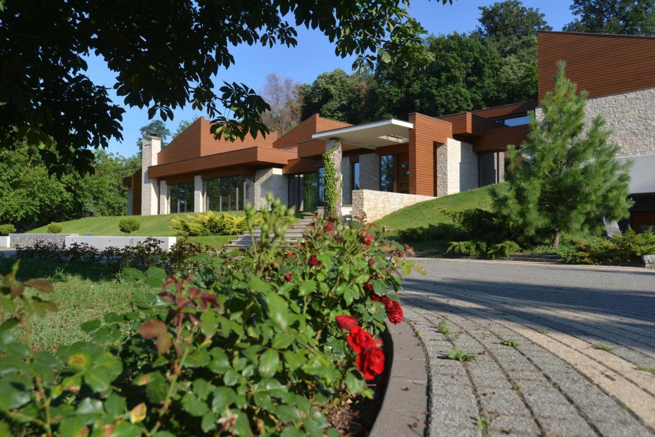Villa Luxury Rooms - Wine Resort Smederevo Exteriör bild