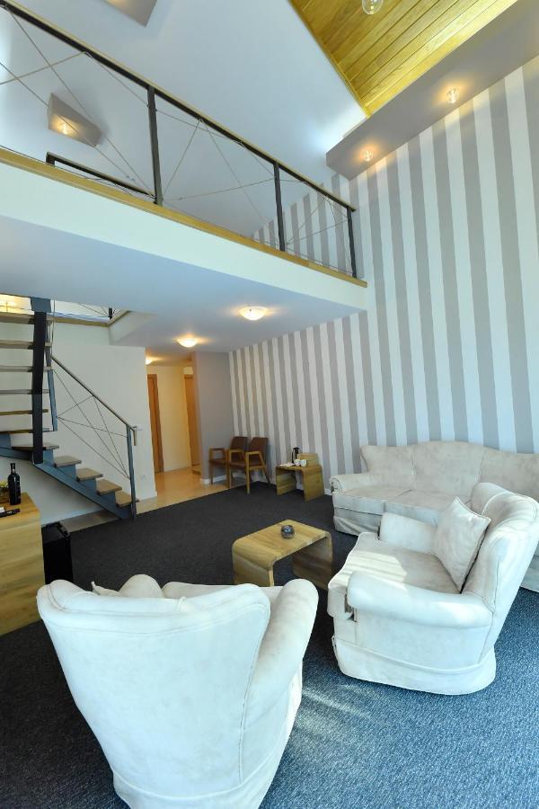 Villa Luxury Rooms - Wine Resort Smederevo Exteriör bild